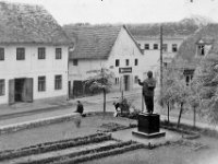 Trg Stjepana Radića - spomenik Stjepanu Radiću